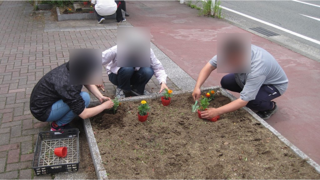 雨が上がったので、地域ボランティア活動に参加しよう★のイメージ画像