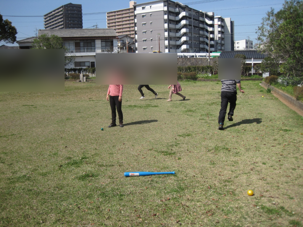 カラーバットで草野球大会⚾のイメージ画像