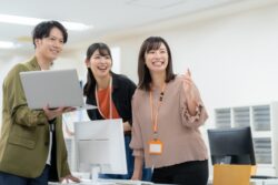 「自分だけ取り残されている…」と感じる方へ｜就労移行支援とA型・B型の違いのイメージ画像