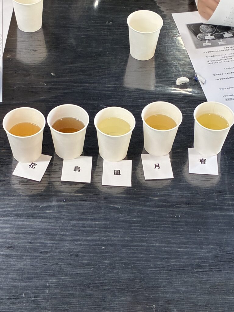 訓練の合間の優美なひと時🍵茶歌舞伎に挑戦のイメージ画像