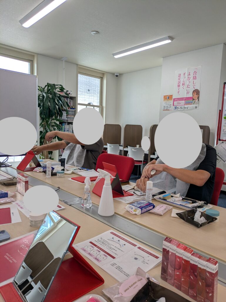 資生堂ビューティーセミナーを開催。男女ともに身だしなみの基本を学びましたのイメージ画像